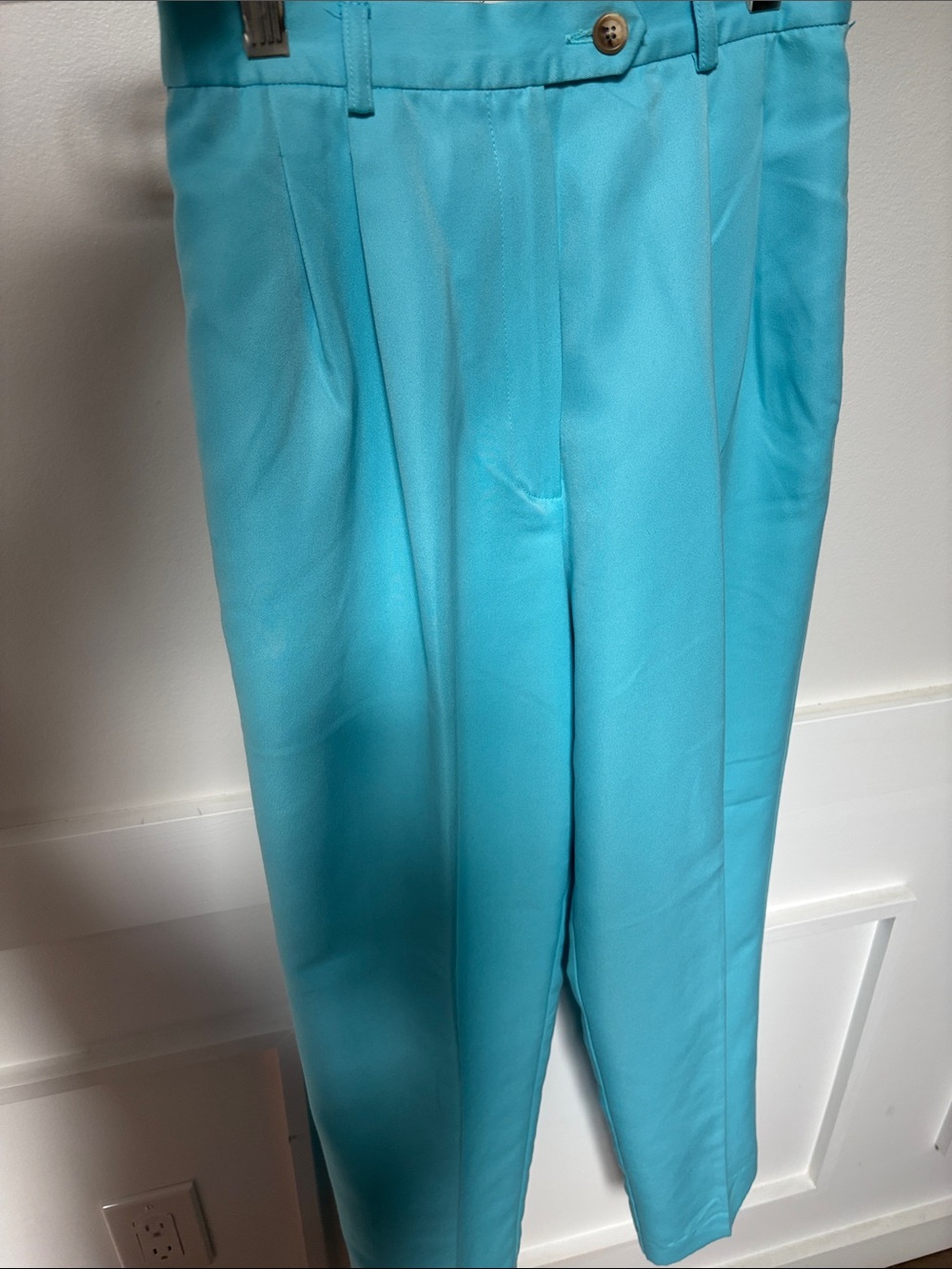 Talbots petite turquoise pleated dress trousers. Size 2